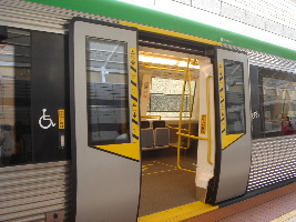 traindoor2